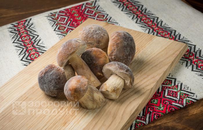 Frozen white mushrooms (whole)